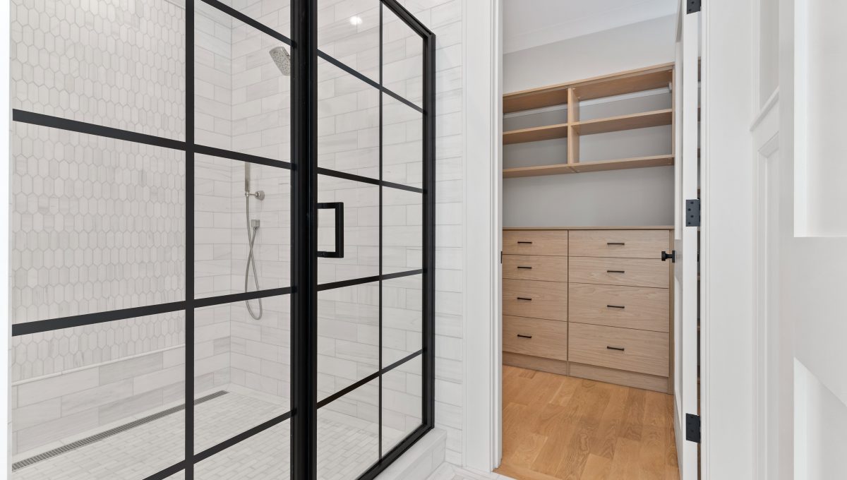 prim bath shower closet